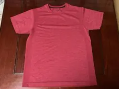 【ポリエステル100%】赤色の無地のTシャツ【Sサイズ】
