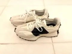 New Balance（ニューバランス）327