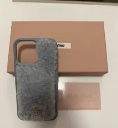 miumiuファースマホケースのサムネイル