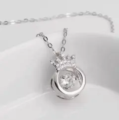 シルバーver 揺れるczダンシングストーンネックレス 王冠