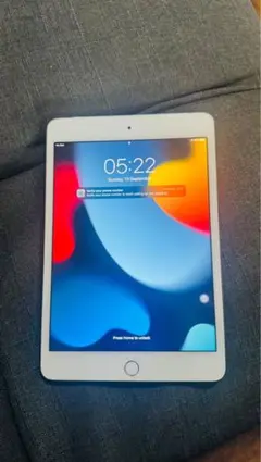 iPad mini 4 64GB SIMフリー A1550