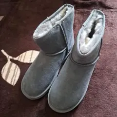 グレー スエード ショートブーツ