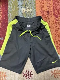 Nike DRI-FIT ハーフパンツ M 黒 黄色