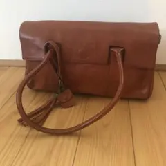 ☆ダコタ　タッセル付きレザーハンドバッグ☆