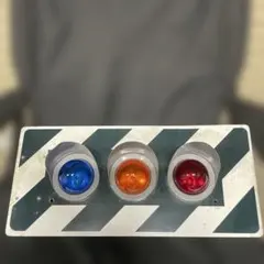 信号機（アメリカ） 本物縦型 3灯式 【アメリカン雑貨】 信号機（アメリカ） 本物縦型 3灯式 【アメリカン雑貨】 - メルカリ