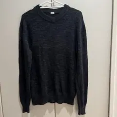 GU　Vネック　ニット 無地　ダークグレー　黒　Ｍ