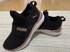 プーマ スニーカー