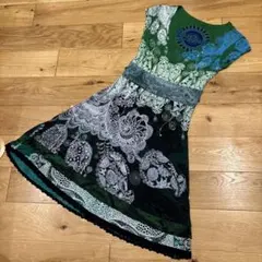 【Desigual】✳︎オシャレな総柄デザインワンピース✳︎Ssizeのサムネイル