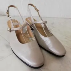 美品!!pedara ペダラ アシックス 本革ストラップパンプス22.5cm