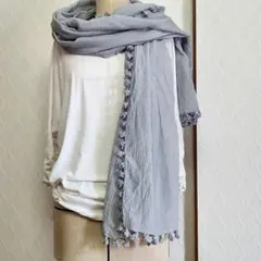 ANATHA ブルーグレイ　薄手大判ストール タッセル付き