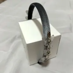 ハンドメイド カチューシャ グレー バタフライ 蝶々