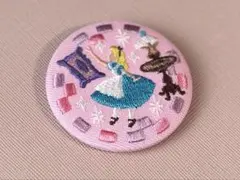 ディズニー 刺繍缶バッチ 不思議な国のアリス
