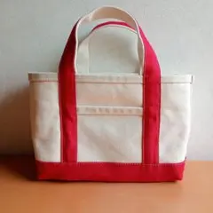 アイボリーと赤のトートバッグ