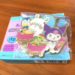 ちいかわ　サンリオコラボ　モモンガ、クロミピンバッジのサムネイル
