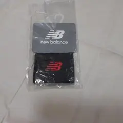 新品　new balance テニスアクセサリー 黒赤のサムネイル