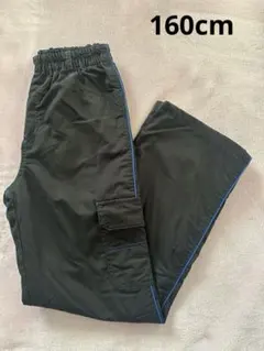 黒色カーゴパンツ 青いライン入り160cm 男の子