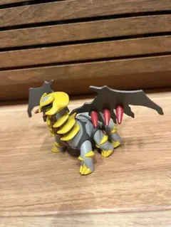 ポケモン⚫︎ モンコレML−23 ギラティナ