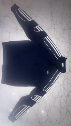 HIKAKINとおそろジャージ、adidas、adidasoriginals