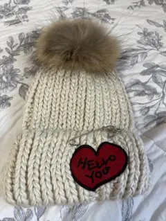 ニット帽ポンポン付き