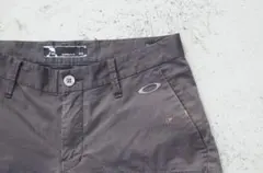 OAKLEY ショートパンツ グレー 34のサムネイル