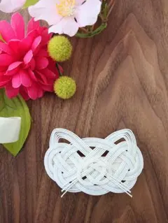 ～水引～【可愛い猫ちゃんバレッタ】白猫