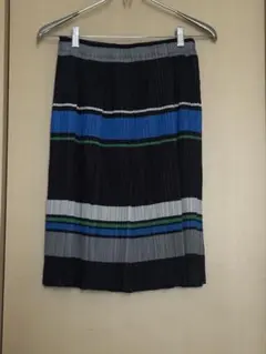 pleats please膝丈スカートのサムネイル