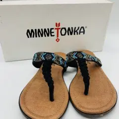 7m50 MINNETONKA ビーズ トングサンダル ブラックのサムネイル