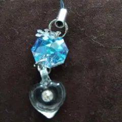 スワロフスキーのストラップ