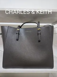 【美品】CHARLES & KEITH クラシックダブルハンドル トートバッグ