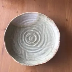 緑色の波紋模様の丸皿