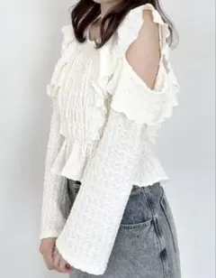 Heather ショルダーカットフリルブラウス ホワイト