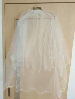 ホワイトウェディングベール 二層フリル ビーズ付き