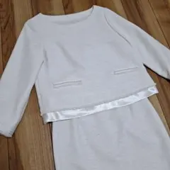 入学式。お祝い。ホワイト スカートスーツ サテン付き
