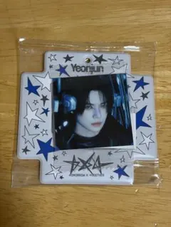 TXT ヴィジュアルスクエアフォトシールケース　バンダイ ヨンジュン