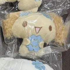 【シナモン】シフォン　シークレットマスコットブローチ　水色クローバーデザイン