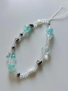 新品＊ビーズストラップ　スマホ　チャーム　ハート　シルバー　クリア　キラキラ