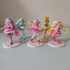 HUGっと！プリキュア　キューティーフィギュア　5体セット　台座付き