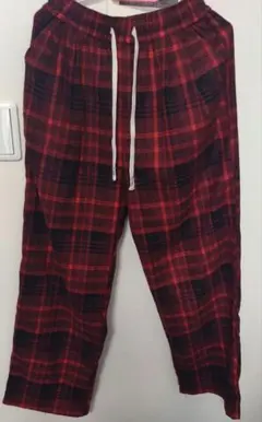 レディース赤黒チェック Mサイズ カジュアルパンツ