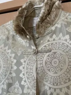 ファー付き模様入りベスト　ジレ　ジムトンプソン