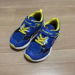 スニーカー　18cm