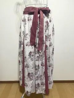 axes femme 花柄 フレアスカート レース切替のサムネイル