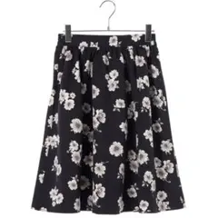 earth music&ecology ギャザーフラワーミディスカート