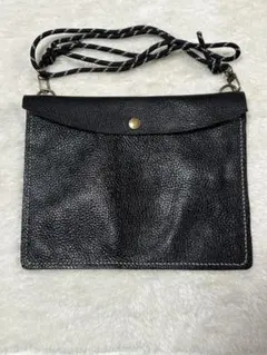 レザーサコッシュ ショルダーバック　 スマホバック　本革　黒