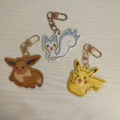 ポケモン　イーブイ・パチリス・ピカチュウ アクリルキーホルダーセット