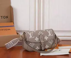 LOUIS VUITTON ロゴプリント ショルダーバッグ ベージュ