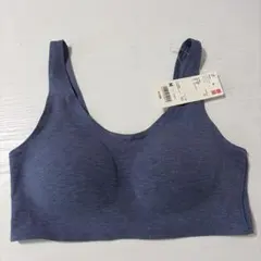 新品タグ付き　ユニクロ　ワイヤレスブラ　M リラックス　コットンのサムネイル