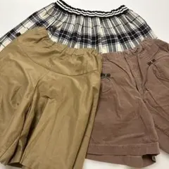 ファミリアチェック柄プリーツスカートとショートパンツ、キュロット、ソックス付き