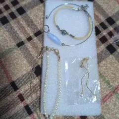 まとめ売りストーン付きブレスレットとパールアンクレットーセット