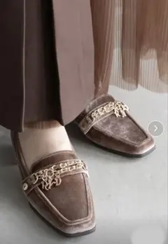 グレイッシュベージュ ローファーシューズ