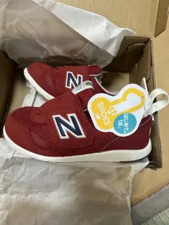 【新品未使用】New Balance 赤　子供靴　14センチ